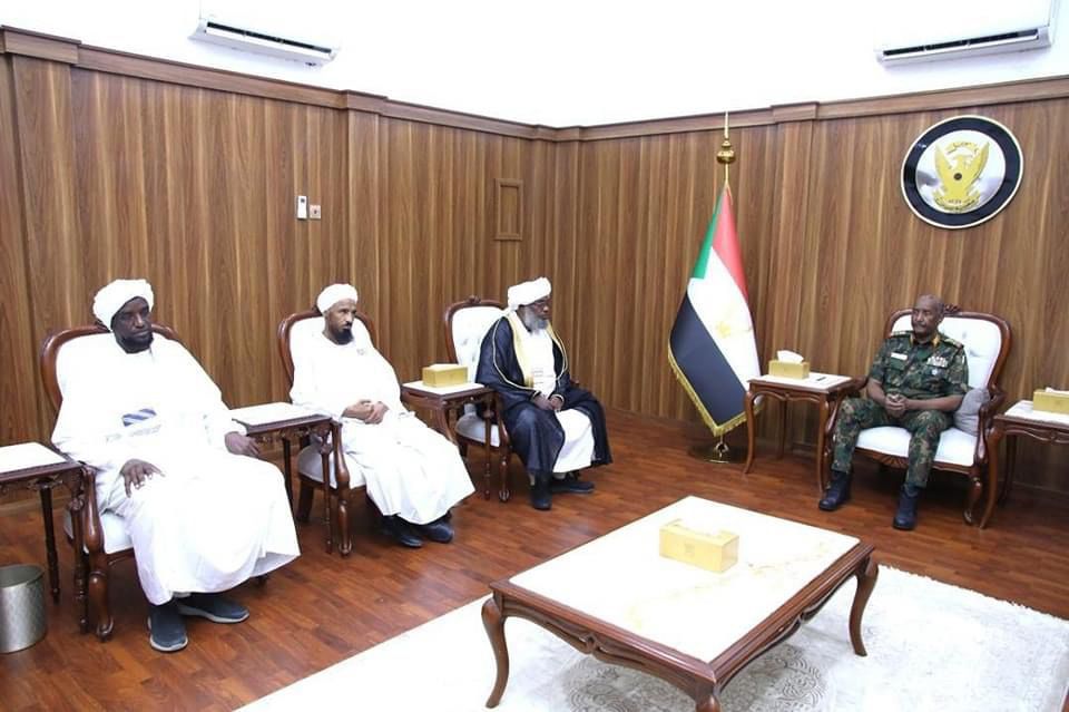 رئيس مجلس السيادة  يلتقي وفد جماعة أنصار السنة المحمدية بالسودان