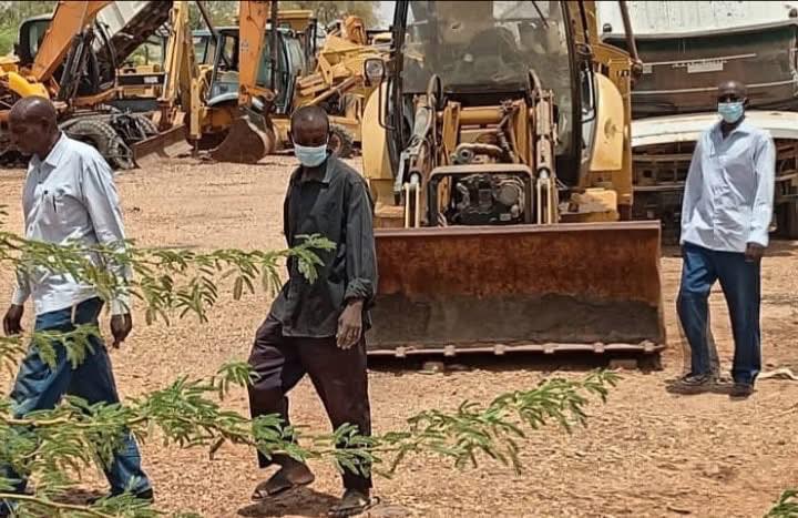 هيئة الطرق والجسور ومصارف المياه بولاية الخرطوم تشرع في نظافة ...