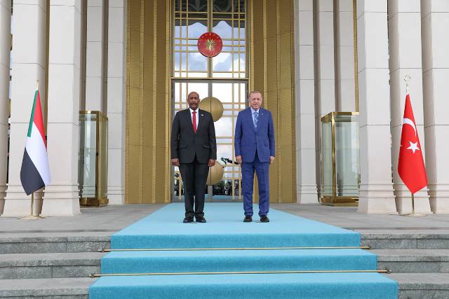 رئيس مجلس السيادة يهنئ الرئيس أردوغان بذكرى يوم الديمقراطية والوحدة ...